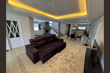 Casa para alugar com 311m², 3 quartos e sem vaga Casa para alugar com 311m², 3 quartos e sem vagaSala