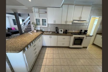 Casa para alugar com 311m², 3 quartos e sem vaga Casa para alugar com 311m², 3 quartos e sem vagaCozinha