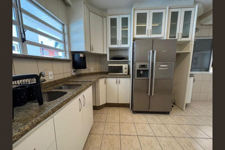 Casa para alugar com 311m², 3 quartos e sem vaga Casa para alugar com 311m², 3 quartos e sem vagaCozinha