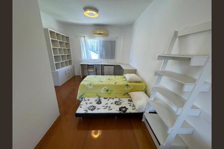 Casa para alugar com 311m², 3 quartos e sem vaga Casa para alugar com 311m², 3 quartos e sem vagaQuarto 2