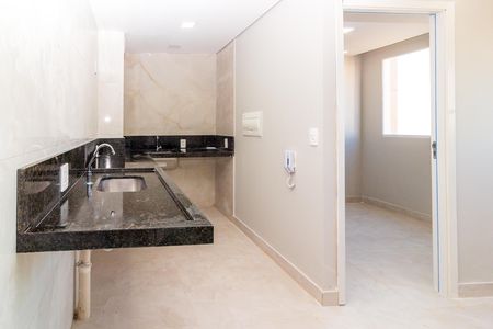 Apartamento para alugar com 34m², 2 quartos e sem vaga Apartamento para alugar com 34m², 2 quartos e sem vagaCozinha e Área de Serviço