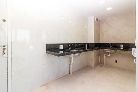 Apartamento para alugar com 34m², 2 quartos e sem vaga Apartamento para alugar com 34m², 2 quartos e sem vagaCozinha e Área de Serviço