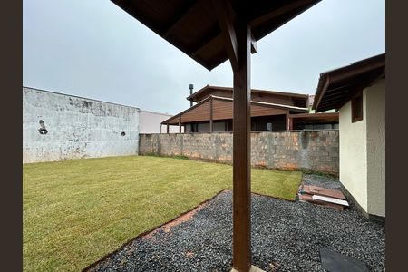Jardim de casa para alugar com 2 quartos, 70m² em Carianos, Florianópolis