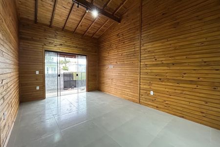 Casa para alugar com 70m², 2 quartos e 2 vagas Casa para alugar com 70m², 2 quartos e 2 vagasSala
