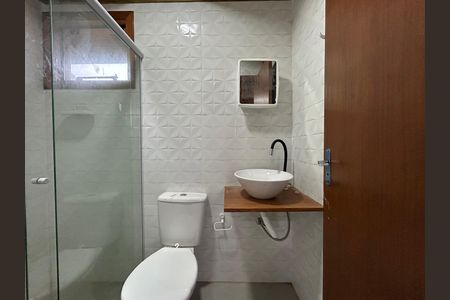 Banheiro suíte de casa para alugar com 2 quartos, 70m² em Carianos, Florianópolis