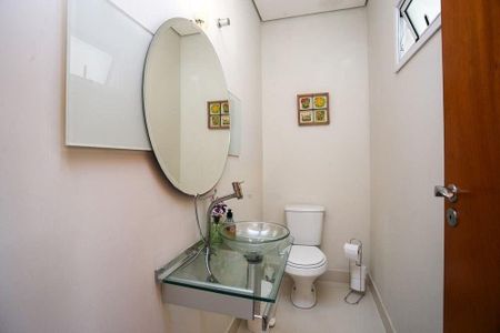 Casa à venda com 233m², 3 quartos e 4 vagas
