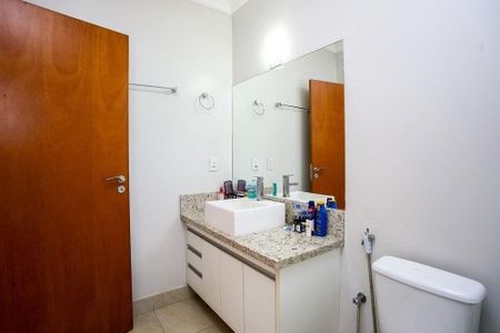 Casa à venda com 233m², 3 quartos e 4 vagas