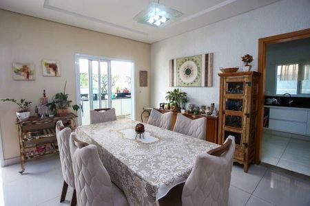 Casa à venda com 233m², 3 quartos e 4 vagas