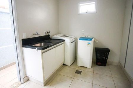 Casa à venda com 233m², 3 quartos e 4 vagas