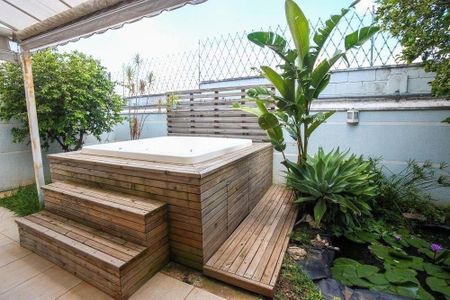 Casa à venda com 233m², 3 quartos e 4 vagas