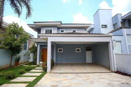 Casa à venda com 233m², 3 quartos e 4 vagas