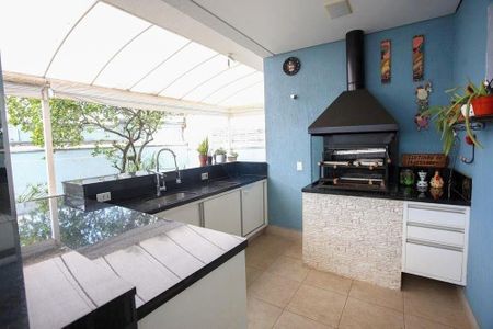 Casa à venda com 233m², 3 quartos e 4 vagas