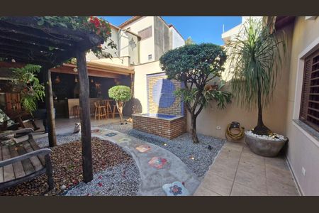 Casa à venda com 3 quartos, 244m² em Vila Augusta, Guarulhos