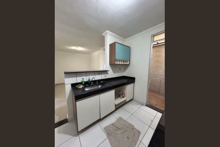 Apartamento à venda com 2 quartos, 45m² em Cabral, Contagem