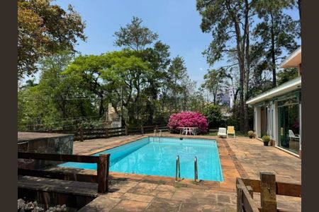 Casa à venda com 5 quartos, 450m² em Morumbi, São Paulo