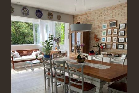 Casa à venda com 3 quartos, 247m² em Morada das Nuvens, Barueri