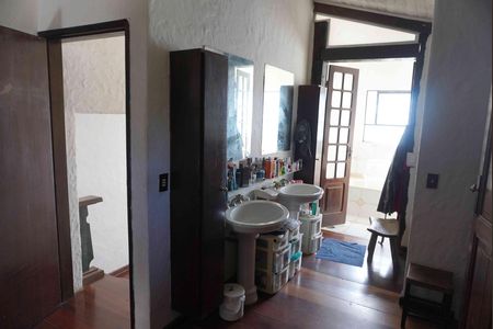 Casa de condomínio à venda com 500m², 3 quartos e 4 vagasBanheiro da Suite 1