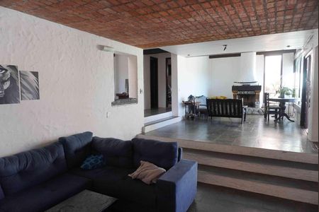 Casa de condomínio à venda com 500m², 3 quartos e 4 vagasSala de TV