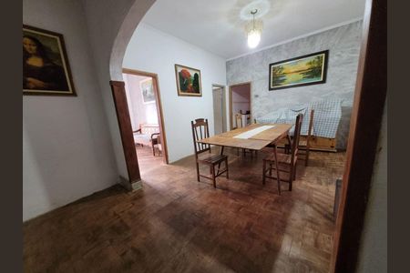 Casa à venda com 233m², 4 quartos e 3 vagas