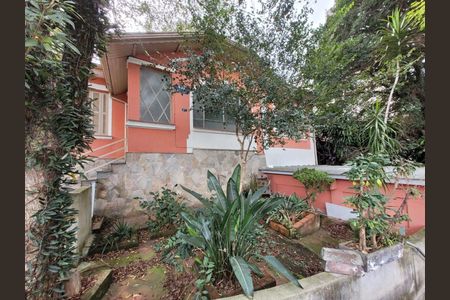 Casa à venda com 233m², 4 quartos e 3 vagas