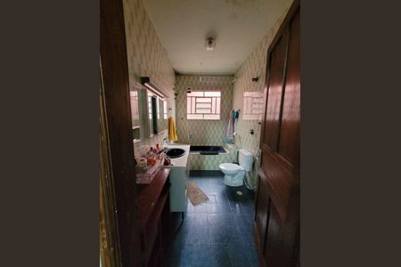 Casa à venda com 233m², 4 quartos e 3 vagas