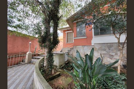 Casa à venda com 233m², 4 quartos e 3 vagas