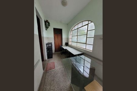 Casa à venda com 233m², 4 quartos e 3 vagas