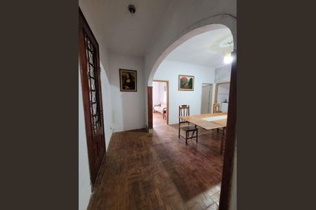 Casa à venda com 233m², 4 quartos e 3 vagas