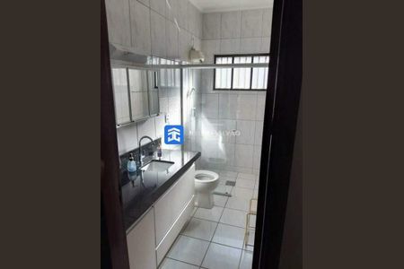 Casa à venda com 217m², 3 quartos e 5 vagas