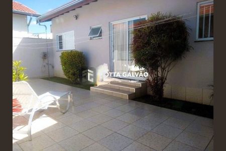 Casa à venda com 217m², 3 quartos e 5 vagas