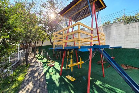 Apartamento à venda com 49m², 2 quartos e 1 vaga Apartamento à venda com 49m², 2 quartos e 1 vagaÁrea comum - Playground