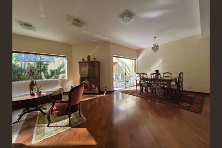 Casa à venda com 4 quartos, 243m² em Morumbi, São Paulo