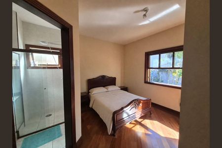 Casa à venda com 4 quartos, 243m² em Morumbi, São Paulo