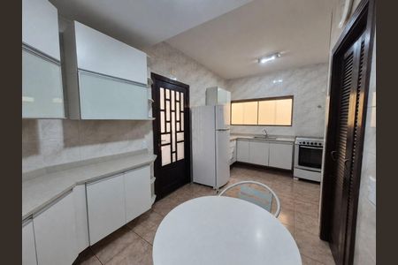Casa à venda com 4 quartos, 243m² em Morumbi, São Paulo