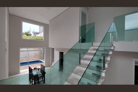 Casa à venda com 3 quartos, 210m² em Suru, Barueri