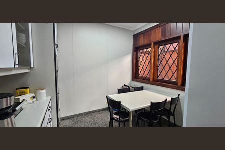 Casa à venda com 412m², 3 quartos e 8 vagas