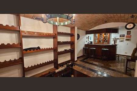 Casa à venda com 412m², 3 quartos e 8 vagas