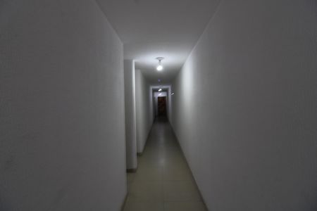corredor externo de apartamento para alugar com 3 quartos, 46m² em Vila Talarico, São Paulo