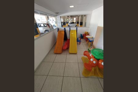 Apartamento à venda com 3 quartos, 60m² em Cabral, Contagem