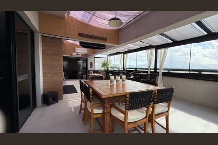 Apartamento à venda com 3 quartos, 260m² em Barra da Tijuca, Rio de Janeiro