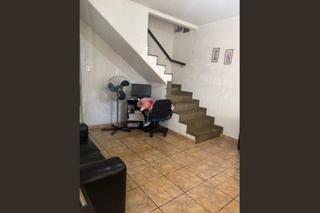 Casa à venda com 2 quartos, 188m² em Vila Carrão, São Paulo