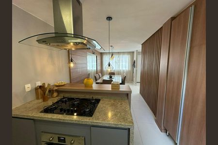 Casa de condomínio à venda com 138m², 3 quartos e 2 vagas