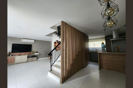 Casa de condomínio à venda com 138m², 3 quartos e 2 vagas
