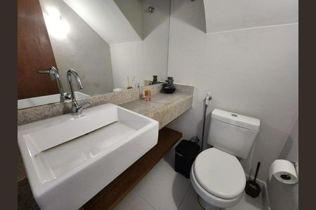 Casa de condomínio à venda com 138m², 3 quartos e 2 vagas