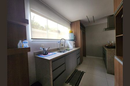 Casa de condomínio à venda com 138m², 3 quartos e 2 vagas