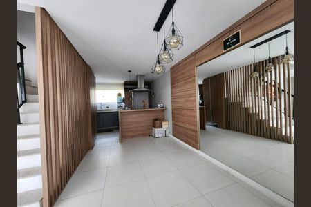 Casa de condomínio à venda com 138m², 3 quartos e 2 vagas