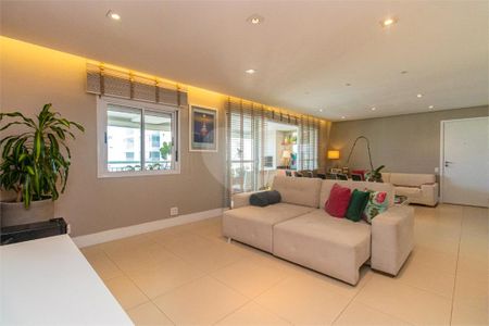 Apartamento à venda com 136m², 2 quartos e 2 vagas