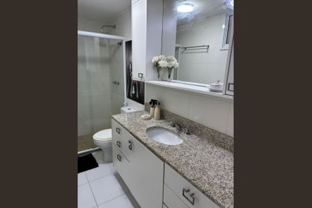 Apartamento à venda com 80m², 2 quartos e 1 vaga Apartamento à venda com 80m², 2 quartos e 1 vagaBanheiro