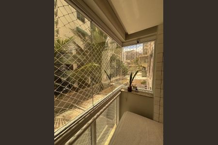 Apartamento à venda com 80m², 2 quartos e 1 vaga Apartamento à venda com 80m², 2 quartos e 1 vagaVaranda