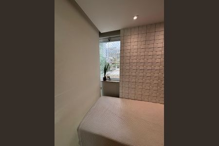 Apartamento à venda com 80m², 2 quartos e 1 vaga Apartamento à venda com 80m², 2 quartos e 1 vagaBanheiro